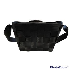 Harvey’s original seatbelt bag crossbody